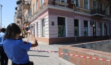Генкосульство России и отделение Сбербанка "заминировали" в Одессе