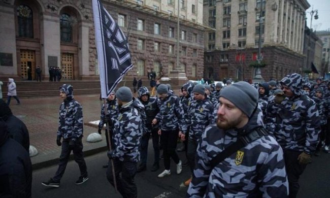 Національні дружини нагородили невтішним епітетом: експерт пояснив позицію