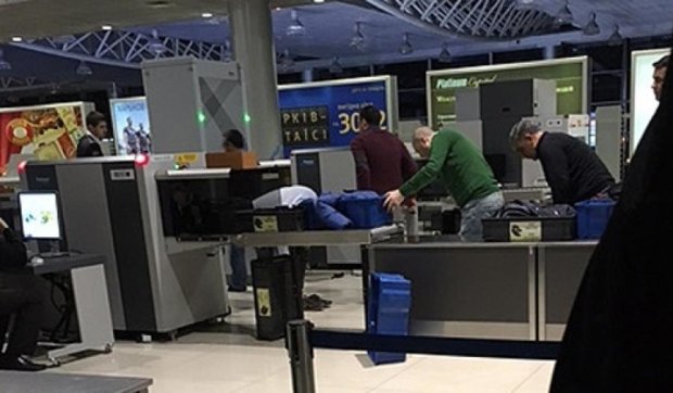 Турецькі туристи 17 годин голодували у харківському аеропорті