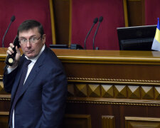 Луценко ошарашил украинцев нецензурным постом с "собакой срущ*й абрикосовыми косточками": фото