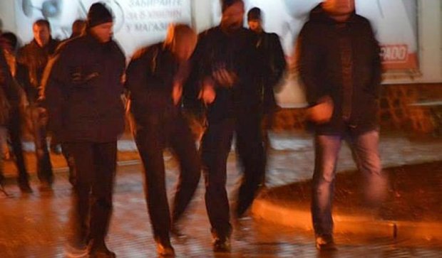 В Харькове иностранцы подрались с молодыми парнями (фото)