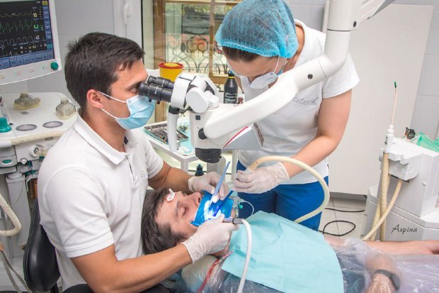 В Тернополе стоматолог лечит украинских защитников почти даром: причины такой щедрости оказались неожиданными