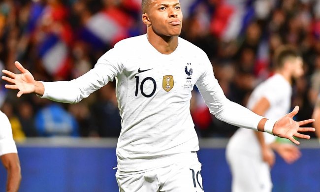 Франция спасла практически проигранный матч с Исландией