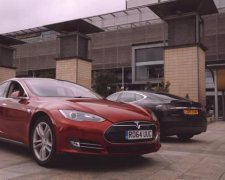 Мощь электричества: троллейбус в хлам развалил новенькую Tesla