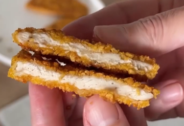 Куриные отбивные и кукурузной крошки, кадр с видео