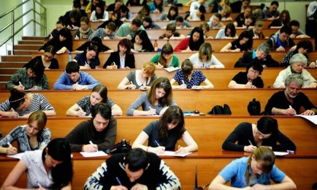 Частина українських студентів залишиться без стипендій