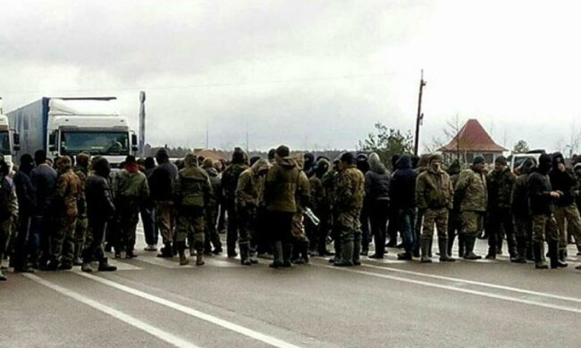 Рівненські копачі поставили ультиматум поліцейським