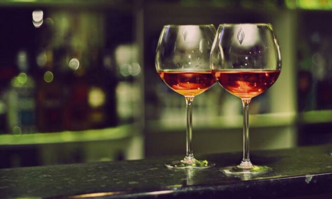 Лайфхак для винолюбів: накачати м'язи простіше простого