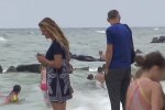 Украинцы на пляже, скриншот: Youtube