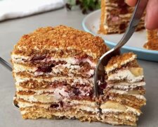 Медовик з вишнею: фото скрін рецепту