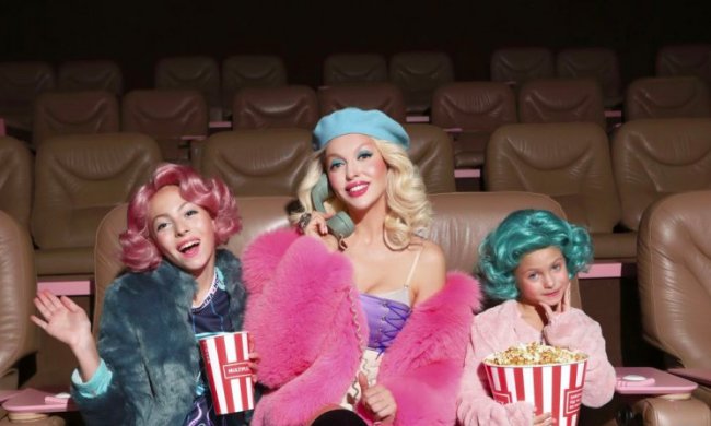 Полякова показала ранкове тренування з доньками: цим формам позаздрить кожна