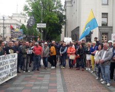 Під Радою мітингують через Зеленського: розлючені українці озвучили жорсткий ультиматум