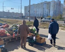 Люди на улице, фото: Знай.ua