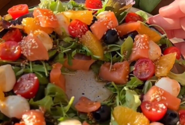 Праздничный салат, скриншот с видео