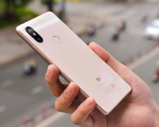 Xiaomi Mi 8C: бюджетная версия популярного флагмана