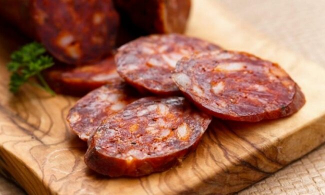 Аргентинка знайшла презерватив у ковбасі