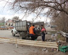 Запоріжців поселили на звалищі: грошей немає, але ви тримайтеся