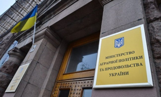 Мінагрополітики не даватиме окупованому Криму зернозбиральну техніку