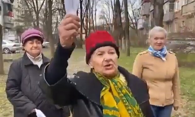 Российские пенсионерки обкуриваются против коронавируса, фото YouTube