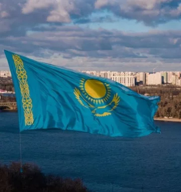 Флаг Казахстана над Киевом, фото: Instagram