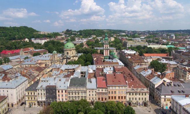 Погода у Львові на 2 серпня: літо остаточно відбилося від рук, діставайте куртки