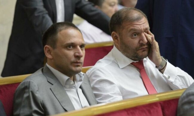 Янукович под прикрытием и тайник Азарова: Добкин-старший заговорил начистоту