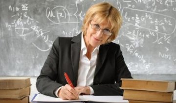 За що українським вчителям будуть підвищувати зарплату