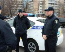 Поліцейські холоднокровно переїхали жінку: з'явилося відео
