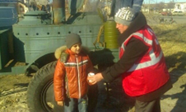 Біля пішохідного КПП на Луганщині облаштували пункт обігріву (фото)