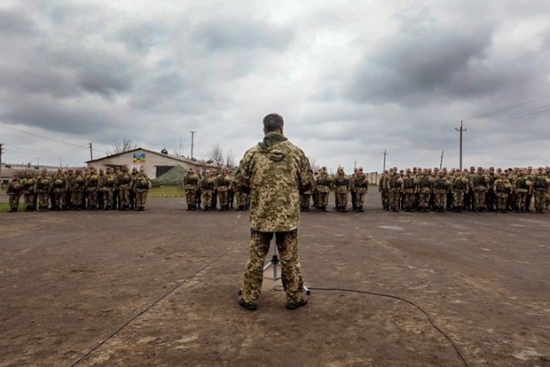 Воєнний стан на 60 днів: українцям підсунули чергову зраду