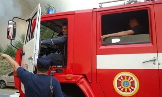 Мощный взрыв прогремел на лесокомбинате Львовской областы