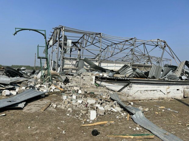 оккупанты уничтожили агропромышленный комплекс на Харьковщине