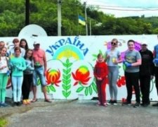 Дети разрисовали приграничные укрепления от обстрелов