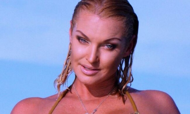 Лосиця Волочкова злякала своїм пристрасним танцем: відео