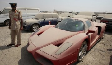 Інтерпол не дає поліції продати конфіскований Ferrari Enzo