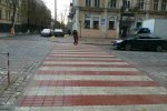 У Дніпрі вантажівка збила школяра прямо на "зебрі", лікарі роблять все можливе