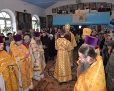 Няш-мяш в істериці: в Київській церкві з'явився Микола ІІ