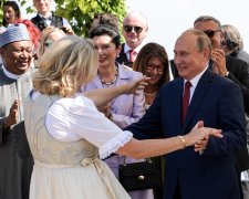 Путин назвал себя порядочным человеком и сообщил о свадьбе: кому так не повезло