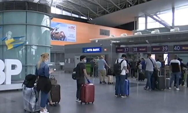 Аеропорт, кадр з відео