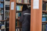 Чтение книг в тюрьме, скриншот: YouTube