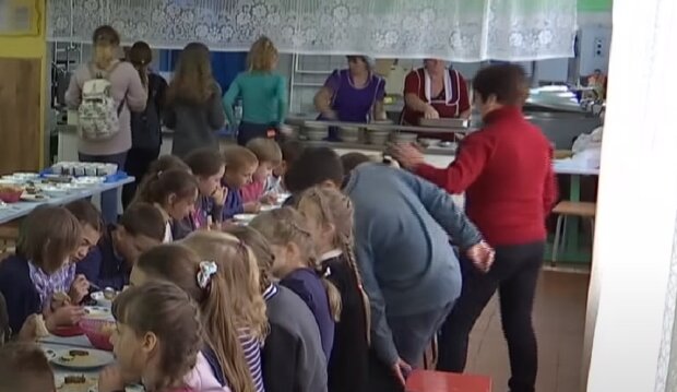 Харчування в школах, скріншот: Youtube