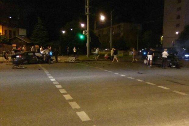 Пьяное ДТП огорошило Львов, обломки машин и стон искалеченных - везут в больницу пачками