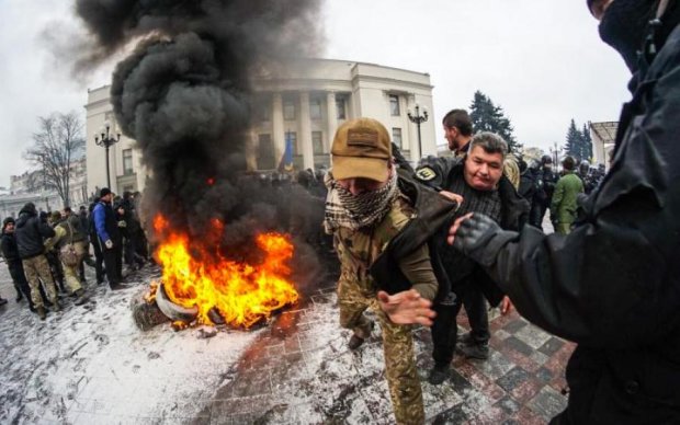 Взрывы и кровь реками: в центре Киева развернулась адская борьба