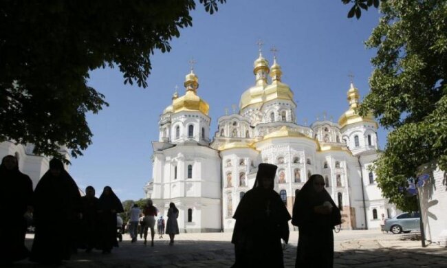 Вранці гроші – ввечері стільці: як і за що турецький екзарх наведе порядок на нашій землі

