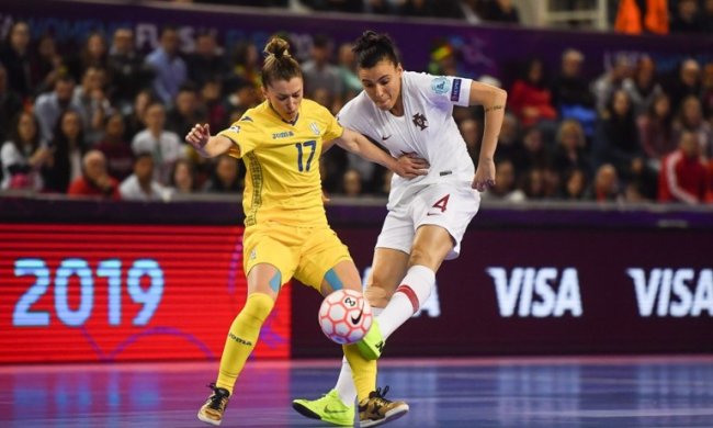 Украинские футзалистки уступили португалкам и теперь сыграют с россиянками