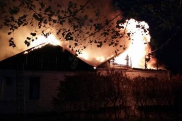 В Киевской области горящую больницу тушили более восьми часов (фото)