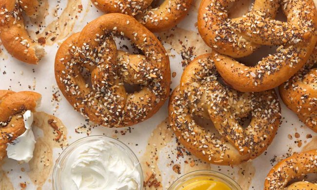 Простий рецепт домашніх крендельків