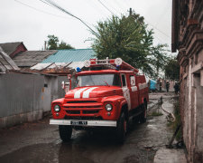 Ночной пожар лишил днепрян сна, бежали прочь в чем мать родила: видео переполоха