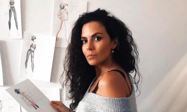 Настя Каменских в "дырявом" наряде покорила огромными глазами, за которые ее полюбил Потап