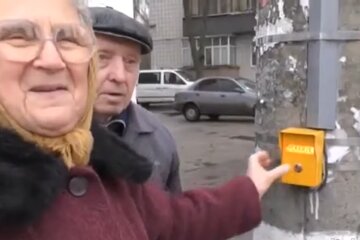 Украинцы смеются над эпичным видео торжественного открытия светофора в Конотопе: по примеру России